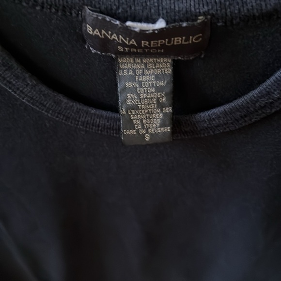 Banana Republic Black Short Sleeve Stretch Tee - Picture 2 of 3